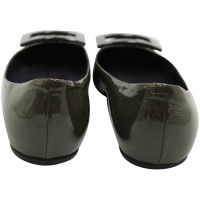 Roger Vivier Slippers/Ballerina's Lakleer in Groen