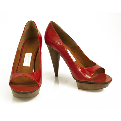 Lanvin Pumps/Peeptoes Patent leather in Red