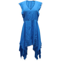 Sandro Kleid aus Seide in Blau