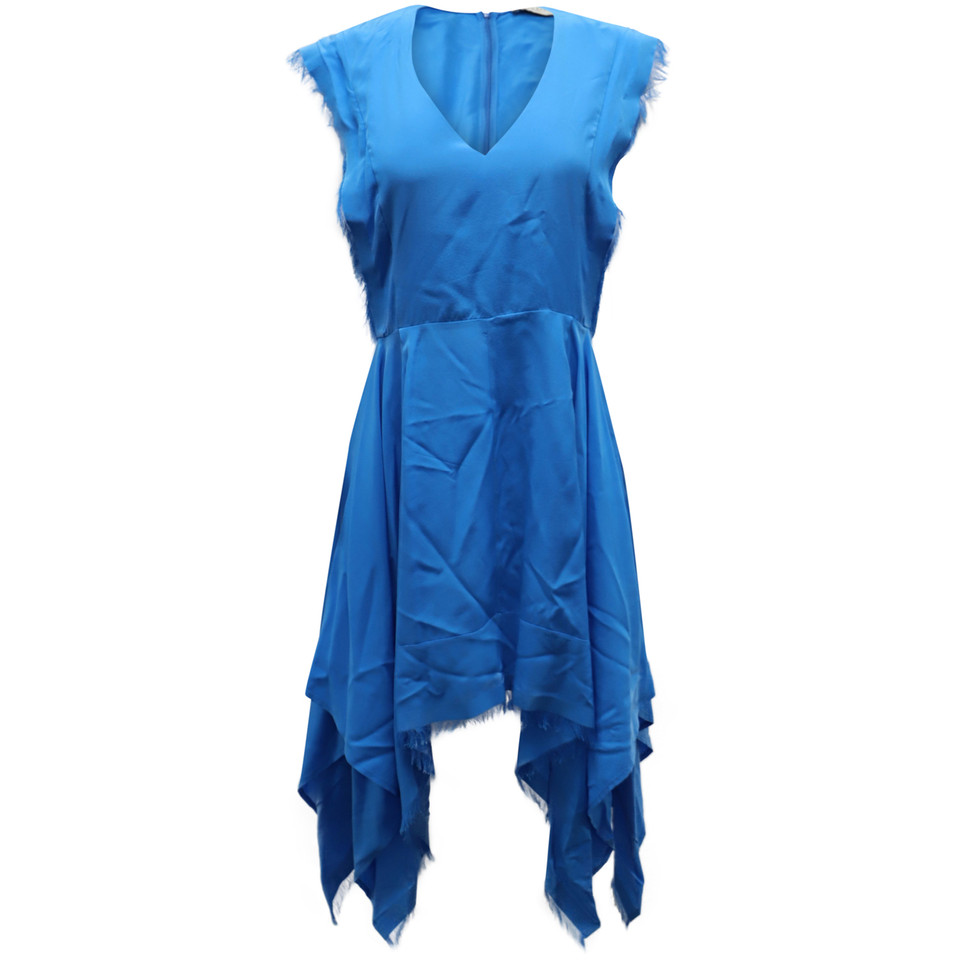 Sandro Kleid aus Seide in Blau