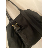 Salvatore Ferragamo Shopper aus Canvas in Schwarz