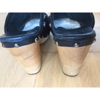 Ugg Australia Sandalen aus Leder in Schwarz
