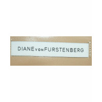 Diane Von Furstenberg Sandalen aus Leder in Silbern