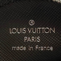 Louis Vuitton Täschchen/Portemonnaie aus Canvas in Khaki