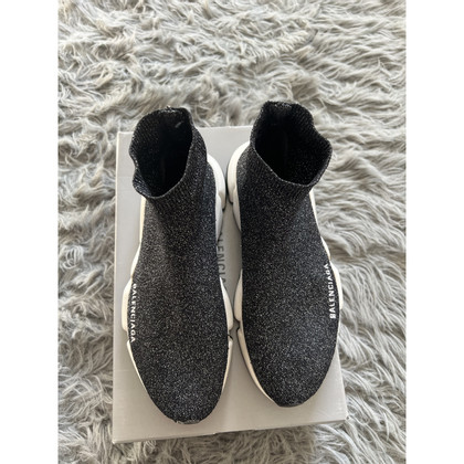 Balenciaga Sneakers aus Jersey in Schwarz
