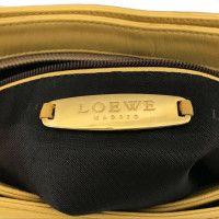 Loewe Umhängetasche aus Leder in Gelb