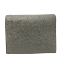 Prada Täschchen/Portemonnaie aus Leder in Grau