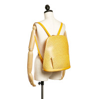 Louis Vuitton Gobelins aus Leder in Gelb