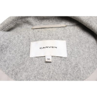 Carven Jacke/Mantel in Grau