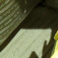Prada Umhängetasche aus Leder in Gelb