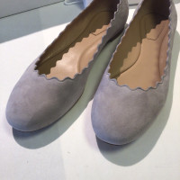 Chloé Slipper/Ballerinas aus Wildleder in Beige