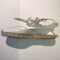 Hermès Sandalen aus Leder in Weiß