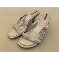 Prada Sandalen aus Leder in Silbern