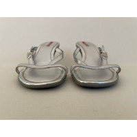 Prada Sandalen aus Leder in Silbern