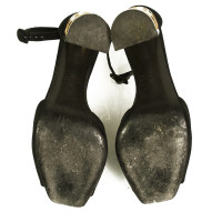 Hermès Sandalen aus Wildleder in Schwarz