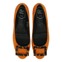 Roger Vivier Pumps/Peeptoes aus Leder in Orange
