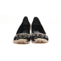 Moschino Cheap And Chic Slippers/Ballerina's Leer in Goud