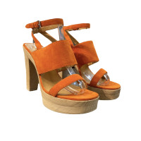 Hermès Sandalen aus Wildleder in Orange