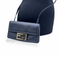 Fendi Baguette Bag aus Leder in Schwarz