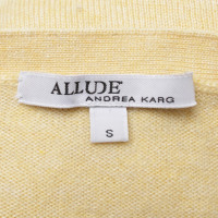 Allude Cardigan in pastel yellow