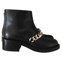 Givenchy Bottines en Cuir en Noir