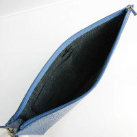 Longchamp Clutch aus Leder in Blau