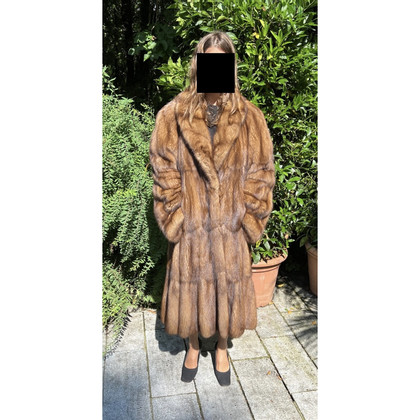 Liska Jacke/Mantel aus Pelz in Braun