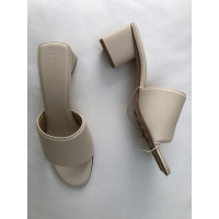 Bottega Veneta Sandals Leather in Cream