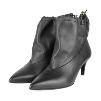 3.1 Phillip Lim Stiefeletten aus Leder in Schwarz