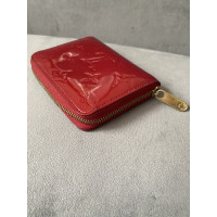 Louis Vuitton Zippy Portemonnaie aus Lackleder in Rot
