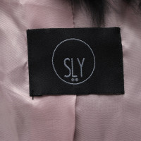 Sly 010 Jacke/Mantel aus Pelz in Schwarz