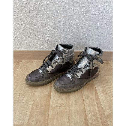 Balenciaga Sneakers aus Leder in Grau