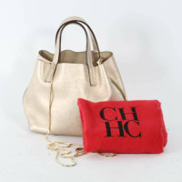 Carolina Herrera Handtasche aus Leder in Creme