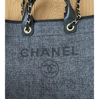 Chanel Deauville Tote in Blauw