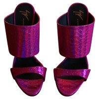 Giuseppe Zanotti Sandales en Cuir en Fuchsia