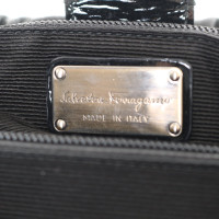 Salvatore Ferragamo Schultertasche in Schwarz