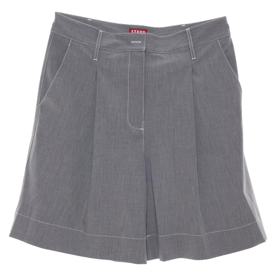 Staud Shorts in Grau