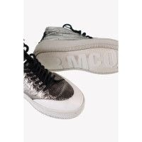 Mcq Trainers Leather in Silvery