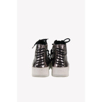 Mcq Trainers Leather in Silvery