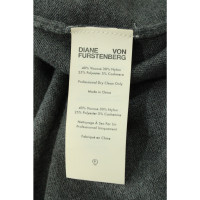 Diane Von Furstenberg Robe en Viscose en Gris