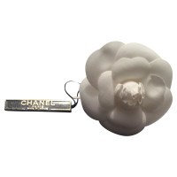 Chanel Weiße Blumenbrosche 