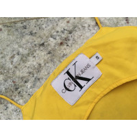Calvin Klein Oberteil aus Seide in Gelb