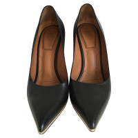 Givenchy Leather pumps