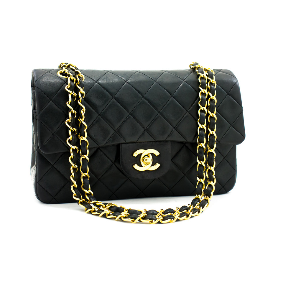 Chanel Flap Bag aus Leder in Schwarz