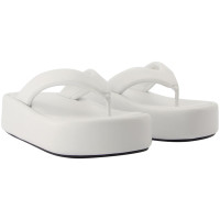 Balenciaga Sandalen aus Canvas in Weiß