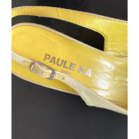 Paule Ka Pumps/Peeptoes aus Canvas in Gelb