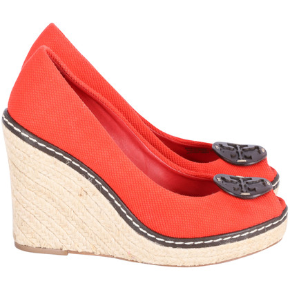 Tory Burch Pumps/Peeptoes aus Canvas in Rot