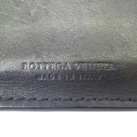 Bottega Veneta Täschchen/Portemonnaie aus Leder in Schwarz