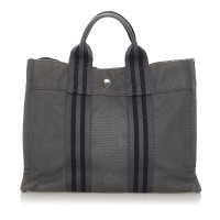 Hermès Fourre Tout Bag aus Canvas in Grau