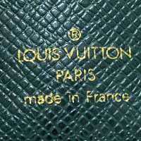 Louis Vuitton Täschchen/Portemonnaie aus Leder in Türkis